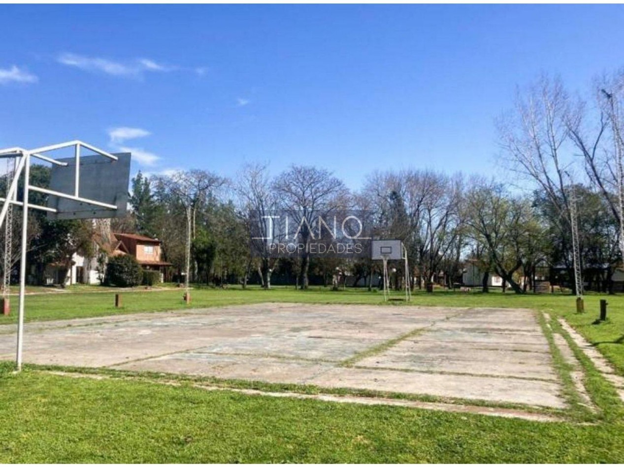 VENTA CASA 4 AMB JARDIN - CLUB PRIVADO EN MONTE GRANDE